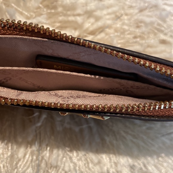 🤎Michael Kors leather wallet 🤎 - Picture 5 of 11
